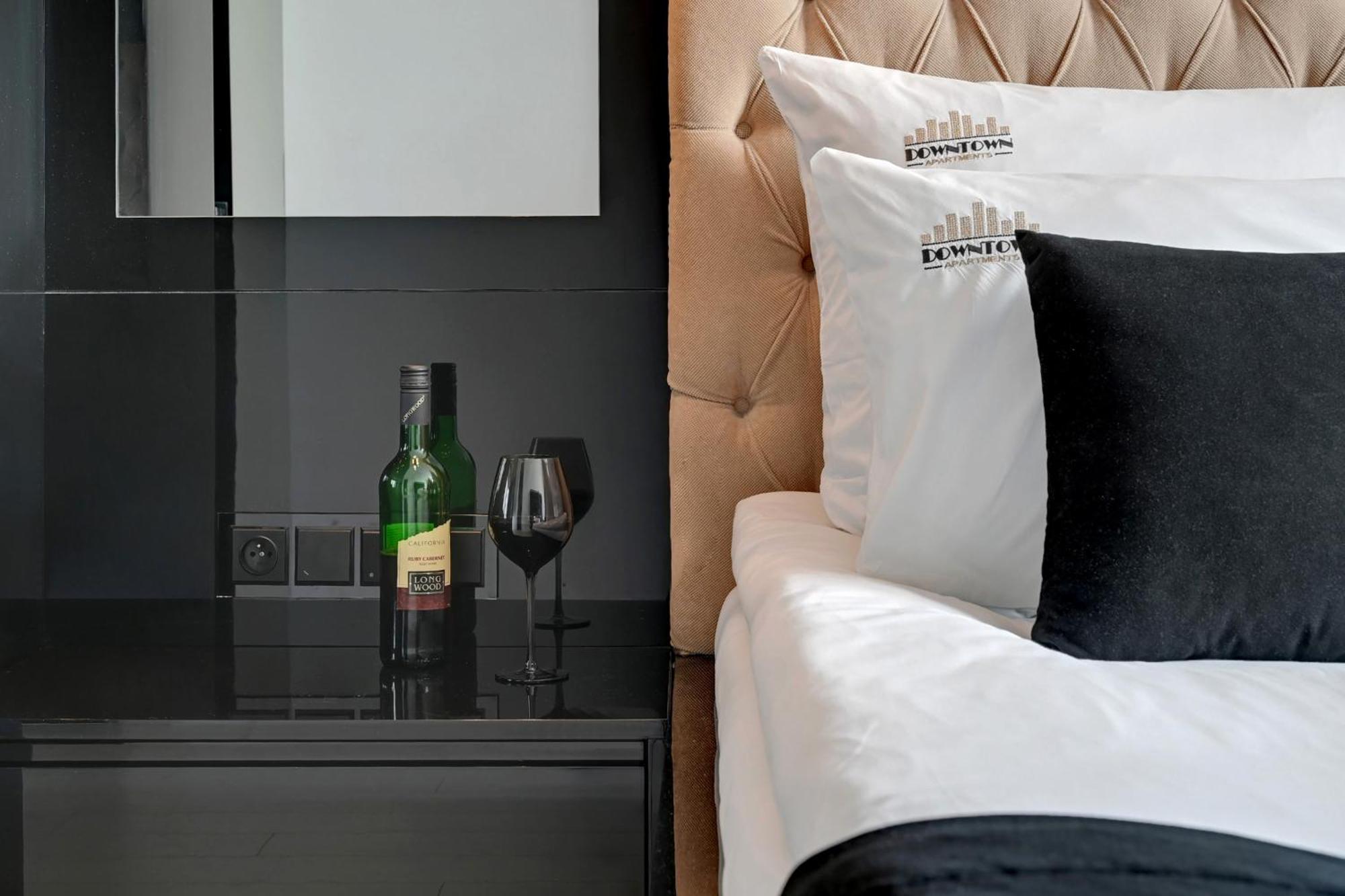 Brabank Riverside By Downtown Apartments Gdansk Room photo